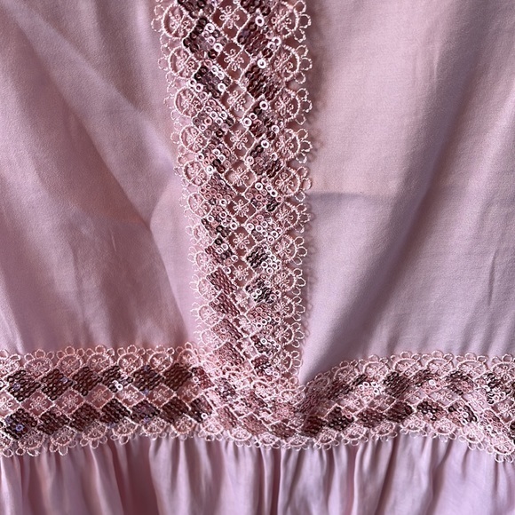 Cami/Tank Women’s XXL with sequins accents. Pinky blush color. NWT.‎ L5. - Picture 2 of 5